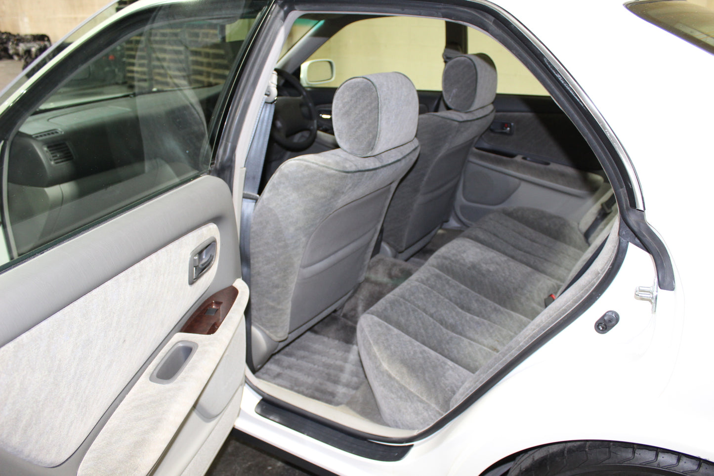 JDM RHD TOYOTA CHASER GX100 AVANTE FOR SALE 2.5L AUTOMATIC 1GFE PEARL WHITE