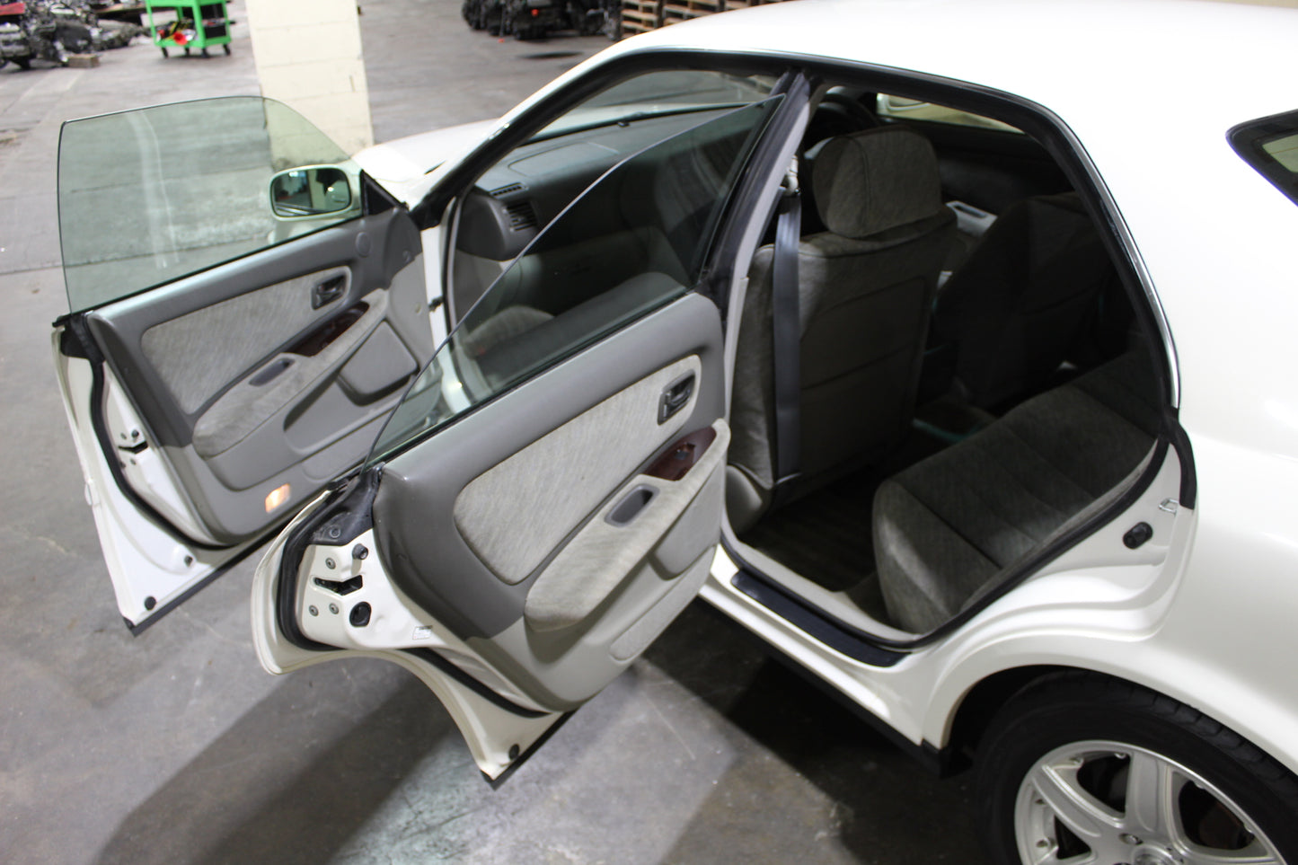 JDM RHD TOYOTA CHASER GX100 AVANTE FOR SALE 2.5L AUTOMATIC 1GFE PEARL WHITE