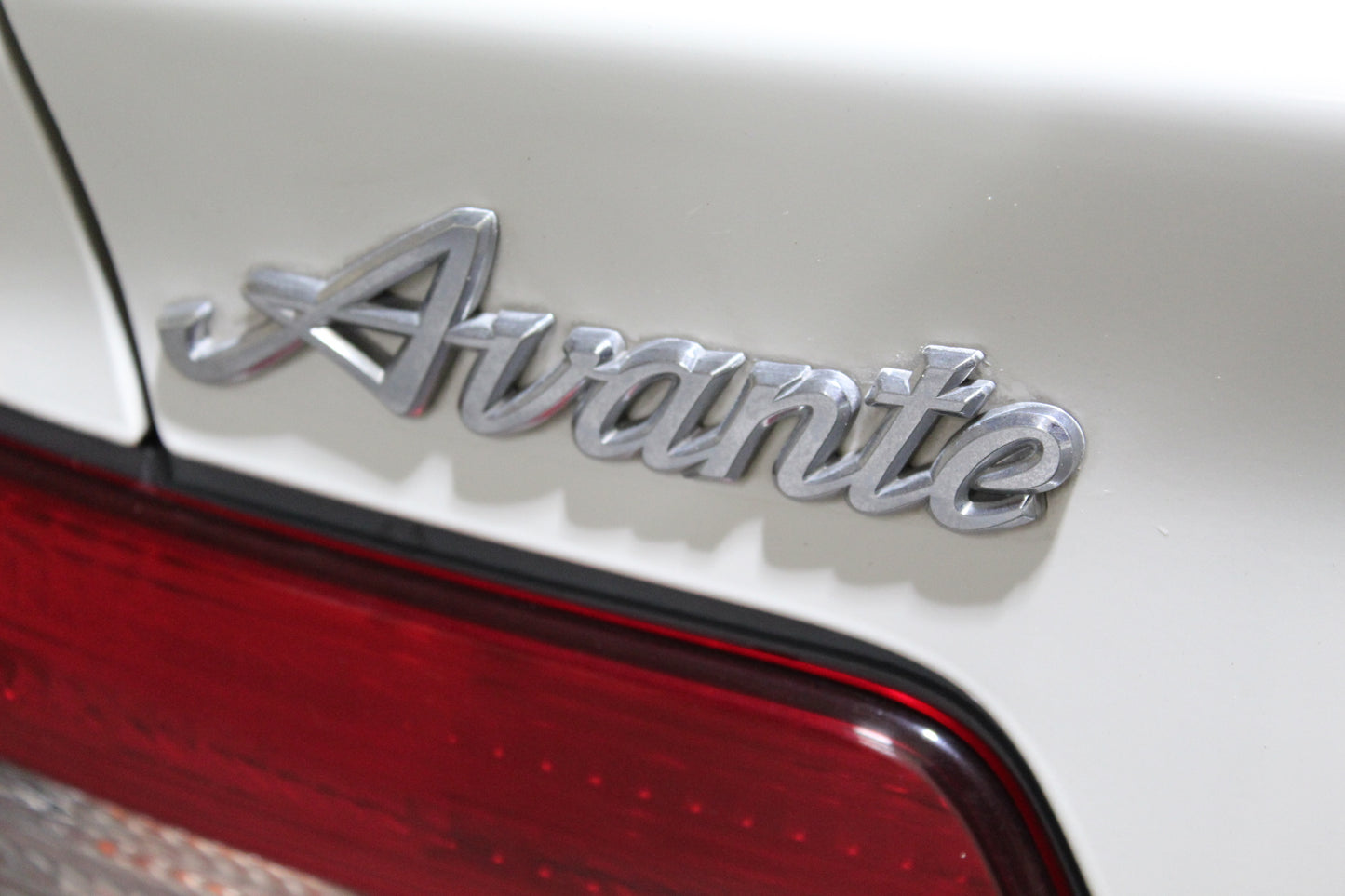JDM RHD TOYOTA CHASER GX100 AVANTE FOR SALE 2.5L AUTOMATIC 1GFE PEARL WHITE