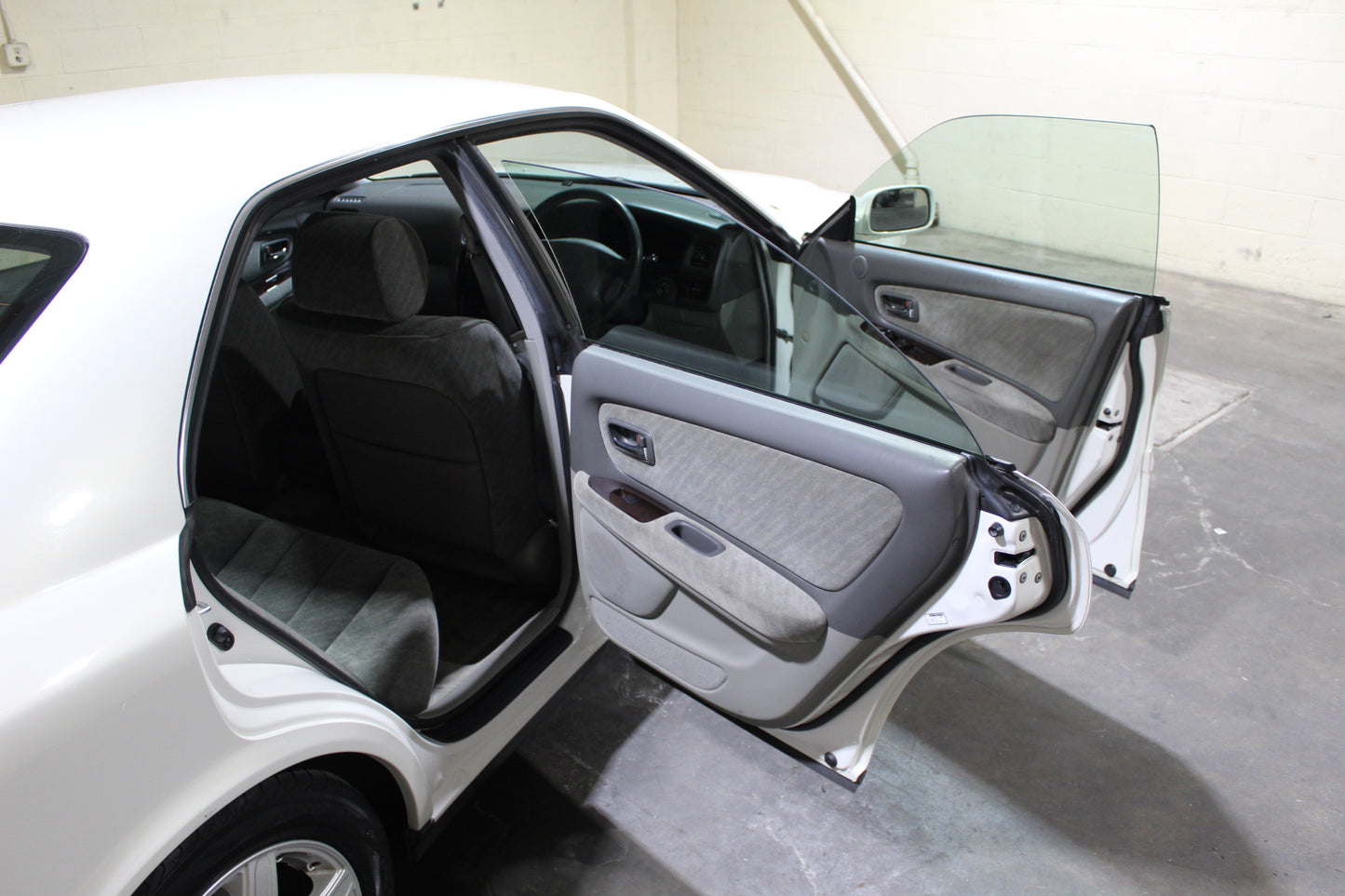 JDM RHD TOYOTA CHASER GX100 AVANTE FOR SALE 2.5L AUTOMATIC 1GFE PEARL WHITE