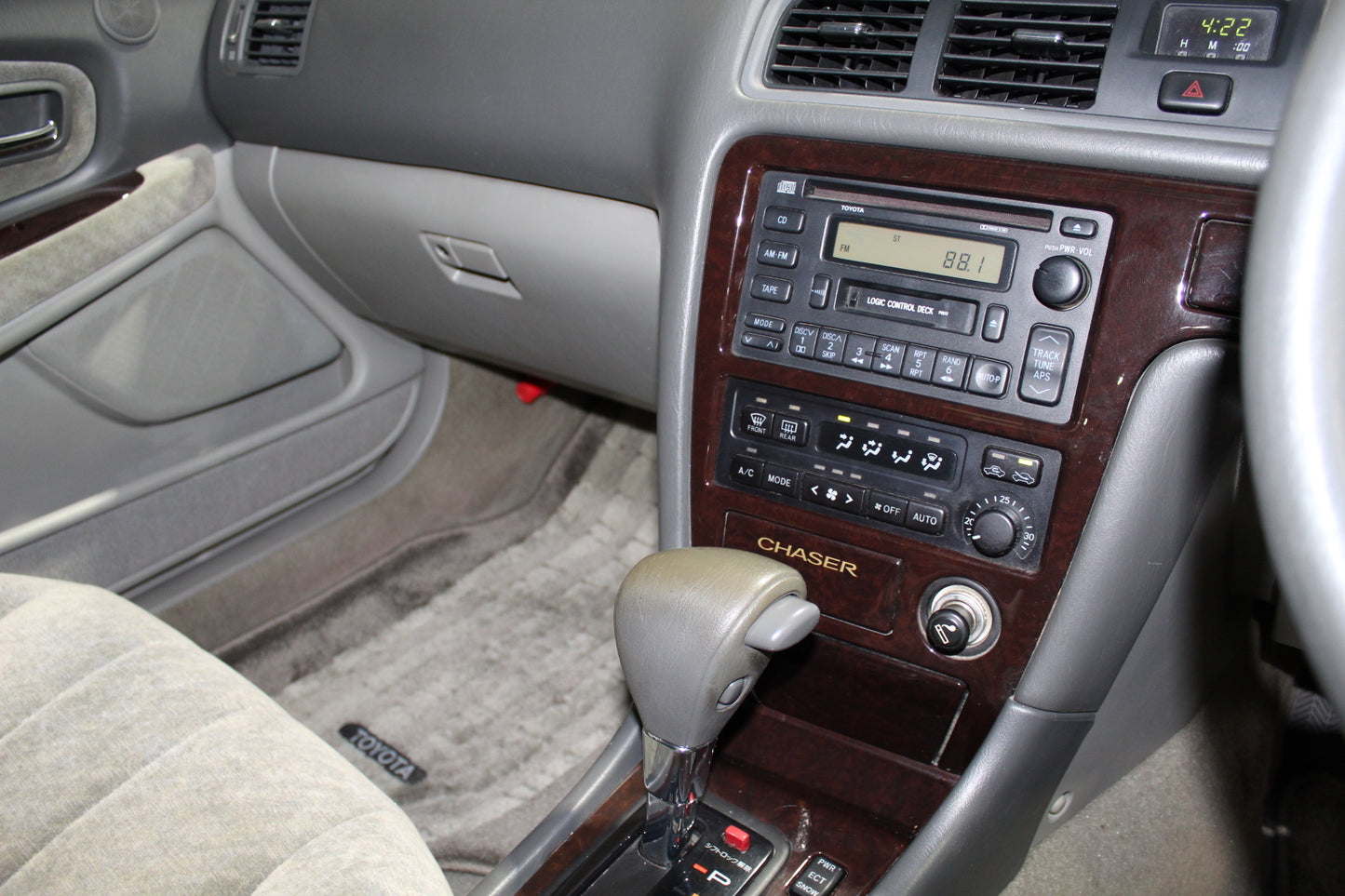JDM RHD TOYOTA CHASER GX100 AVANTE FOR SALE 2.5L AUTOMATIC 1GFE PEARL WHITE